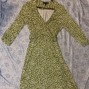 Long sleeve green & white Banana Republic M dress